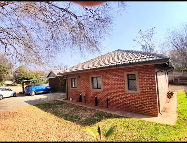 3 BEDROOM HOUSE FOR SALE IN CLUBVIEW